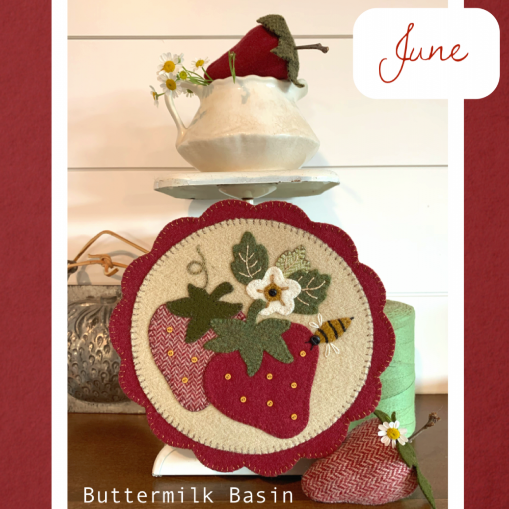 "Weigh" too Cute! Scalloped Circles thru the Year Buttermilk Basin