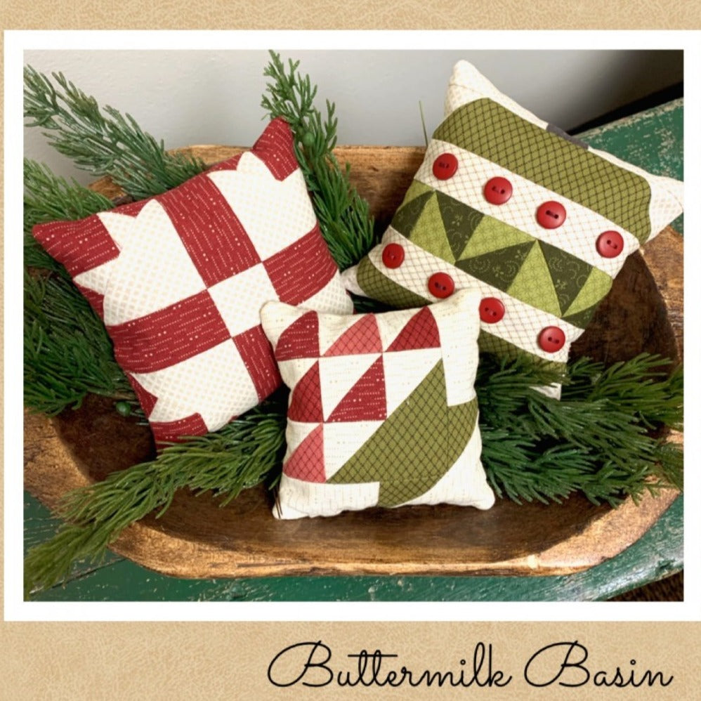 Christmas Trio Pieced Quilt Pattern Christmas Trio Pieced Quilt Pattern
